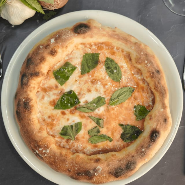 Margherita Pizza.